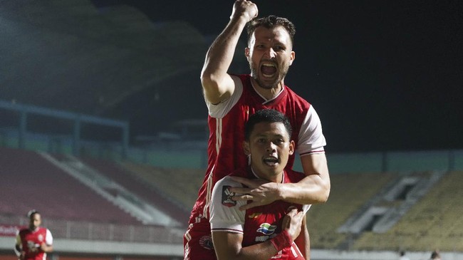Persija Jakarta berhasil jadi juara Piala Menpora 2021 usai mengalahkan Persib Bandung 2-1 pada leg kedua final di Stadion Manahan.