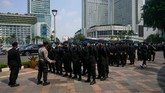 FOTO: Jakarta Bersiap Sambut Pemimpin ASEAN Bahas Myanmar Jakarta bersiap menyambut para pemimpin negara anggota ASEAN yang akan menghadiri KTT untuk membahas pergolakan di Myanmar pada Sabtu (24/4).