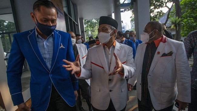 Di hadapan para kader, Ketua Umum Partai Demokrat AHY menyebut masih banyak upaya yang ingin merampas Partai Demokrat.