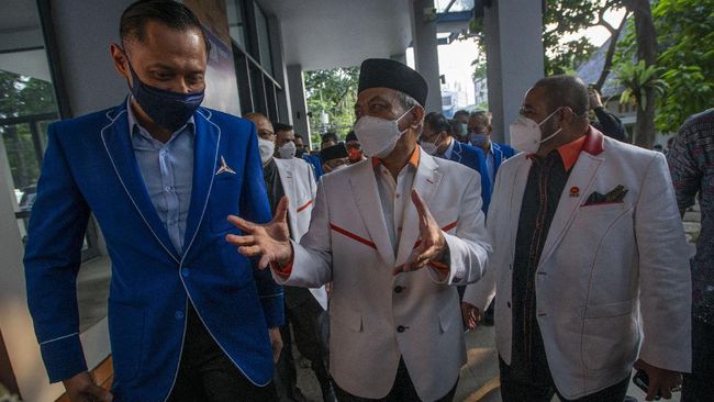 AHY: Sampai Hari Ini Masih Ada Upaya Merampas Partai Demokrat Di hadapan para kader, Ketua Umum Partai Demokrat AHY menyebut masih banyak upaya yang ingin merampas Partai Demokrat.