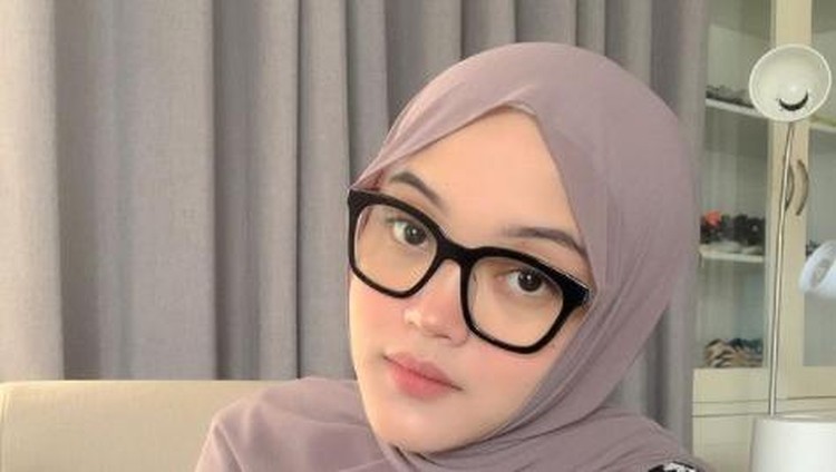 Putri Delina Putri Delina