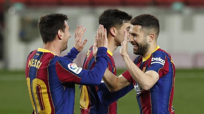 Keputusan Jordi Alba pergi dari Camp Nou pada akhir musim diklaim bisa memengaruhi keputusan Messi kembali ke Barcelona.