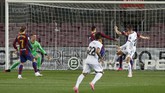 FOTO: Gara-gara Griezmann, Messi Gagal Hattrick Lawan Getafe Lionel Messi gagal mencetak hattrick di Barcelona vs Getafe setelah memberikan penalti kepada Antoine Griezmann dalam laga Jumat (23/4) dini hari WIB.