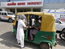 Kondisi Tragis COVID-19 di India, Masjid-Bajaj Jadi Bangsal Corona