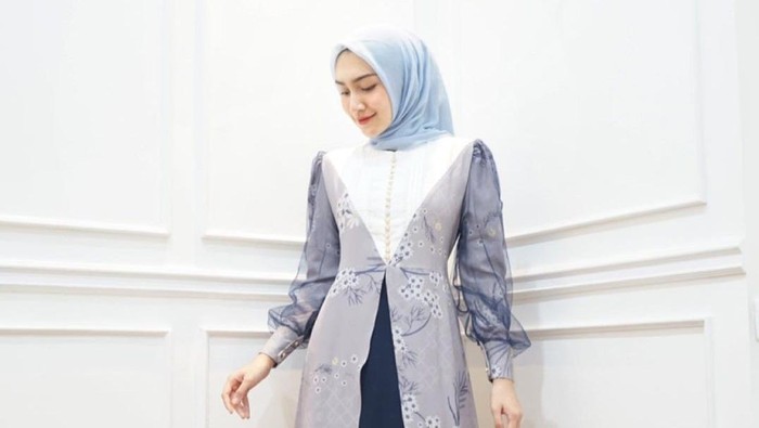 5 Inspirasi Dress Simpel untuk Lebaran, Sukses Tampil Anggun dan Stunning
