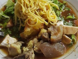 5 Rumah Makan Jawa Timuran yang Punya Rawon dan Tahu Campur Sedap