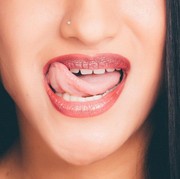 Bibir Kering dan Hitam? Ini 5 Kebiasaan yang Harus Dihindari Agar Bibir Pink Alami