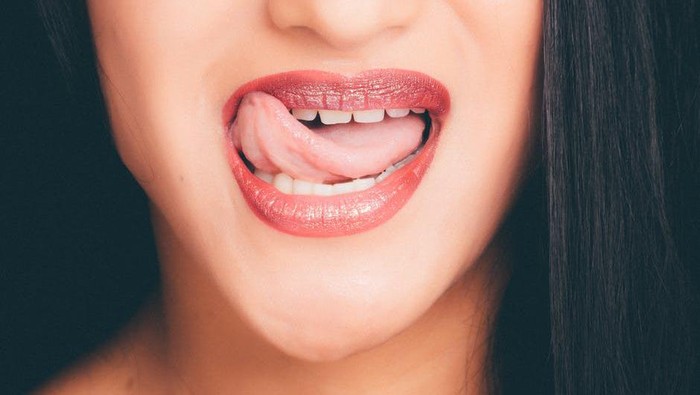Bibir Kering dan Hitam? Ini 5 Kebiasaan yang Harus Dihindari Agar Bibir Pink Alami