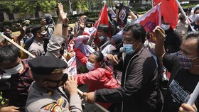 Polisi Sekat Pedemo Junta Myanmar di Kawasan Masjid Al-Azhar
