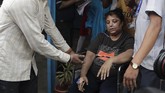 FOTO: Si Jago Merah Merenggut Belasan Nyawa di RS Covid India Setidaknya 13 orang tewas akibat kebakaran di salah satu rumah sakit yang merawat pasien Covid-19 di India pada Jumat (23/4).