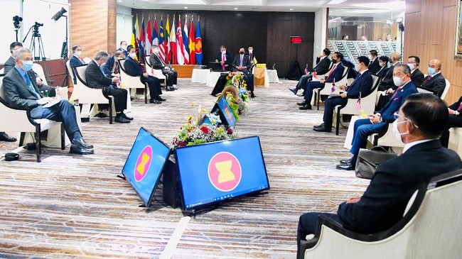 Thailand mengklaim ada kemajuan soal dialog informal ASEAN terkait isu Myanmar di Pattaya, Senin (19/6) yang dikabarkan dihadiri pula oleh junta militer Myanmar