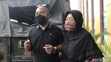 img-title Ayah Tiri Punya Foto Syur, Ibunda Reza Aditya Diancam hingga Ketakutan