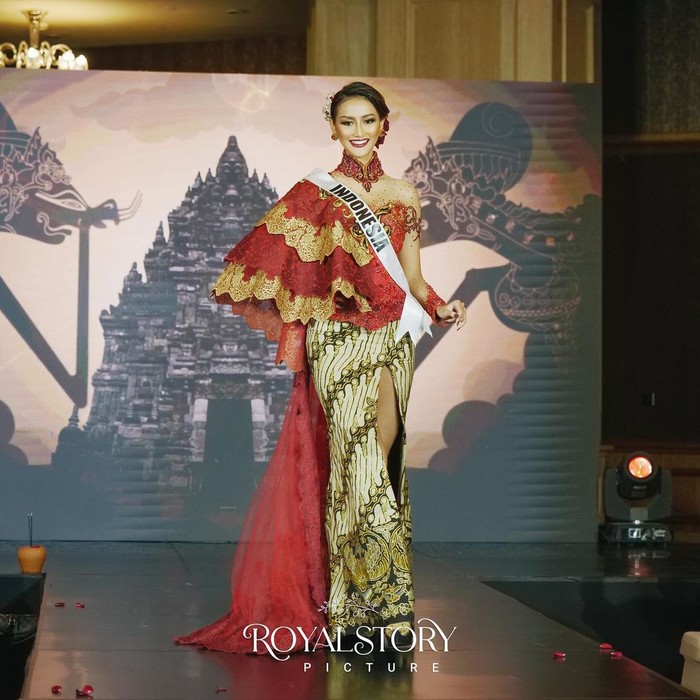 Melalui Press Conference pada Kamis (22/4/2021), Ayuma menampilkan beberapa kostum yang akan digunakan di ajang Miss Universe 2020. (Foto: Instagram.com/officialputeriindonesia)