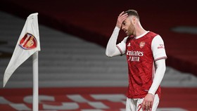 FOTO: Kiper Buat Gol Bunuh Diri, Arsenal Kalah