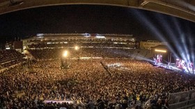 FOTO : 50 Ribu Orang Padati Konser Terbesar Sejak Pandemi