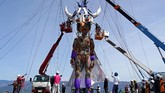 FOTO: MOCCO, Boneka Raksasa Penyemangat Jepang Boneka MOCCO yang berbentuk raksasa akan diarak keliling Jepang sebagai simbol semangat bangkit dari musibah gempa, tsunami dan pandemi.