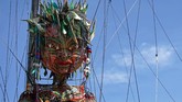 FOTO: MOCCO, Boneka Raksasa Penyemangat Jepang Boneka MOCCO yang berbentuk raksasa akan diarak keliling Jepang sebagai simbol semangat bangkit dari musibah gempa, tsunami dan pandemi.