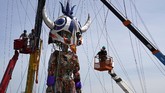 FOTO: MOCCO, Boneka Raksasa Penyemangat Jepang Boneka MOCCO yang berbentuk raksasa akan diarak keliling Jepang sebagai simbol semangat bangkit dari musibah gempa, tsunami dan pandemi.
