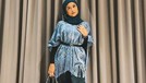 Selebgram Awkarin mengunggah OOTD nya menggunakan hijab selama bulan ramadhan di akun Instagramnya&period; Yuk kita intip bagaimana OOTD ala awkarin selama Ramadhan ini&excl;