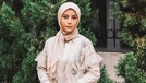 Selebgram Awkarin mengunggah OOTD nya menggunakan hijab selama bulan ramadhan di akun Instagramnya&period; Yuk kita intip bagaimana OOTD ala awkarin selama Ramadhan ini&excl;