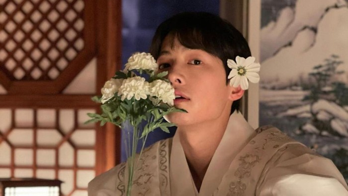 Temani Shooting Vincenzo, Simak 5 Potret Menggemaskan Keponakan Soong Joong Ki