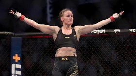 Hasil UFC 261: Valentina Shevchenko Menang TKO Ronde 2