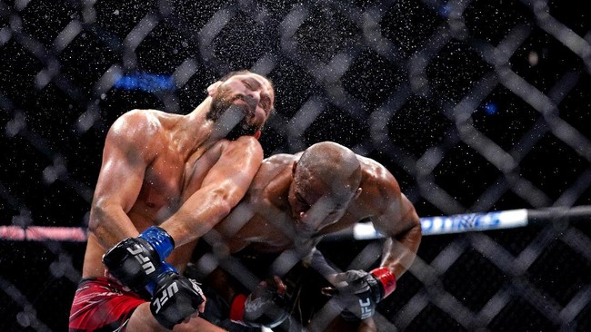 Jorge Masvidal mengatakan Kamaru Usman menipunya dengan pukulan 'indah' saat menang KO di UFC 261.