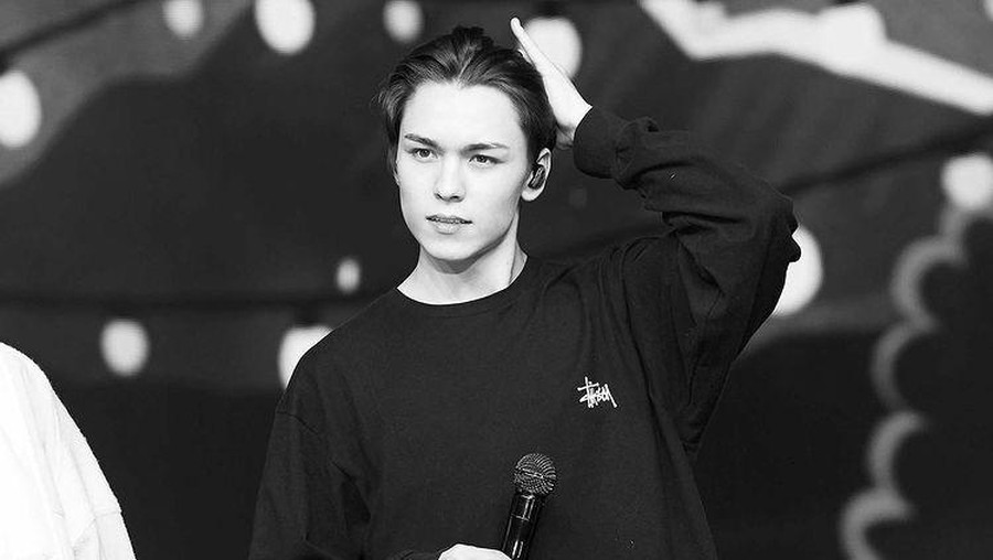 Vernon SEVENTEEN Vernon SEVENTEEN
