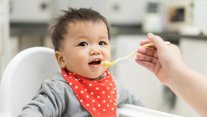 Anak makan