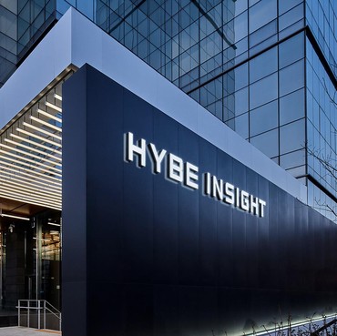 HYBE Jadi Pemegang Saham Terbesar di SM Entertainment