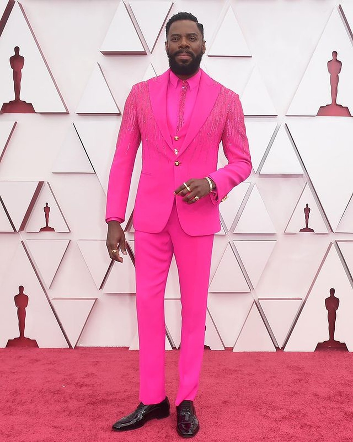 Academy Awards kembali menggelar gelaran Oscar tahun ini&period; Karpet merah sudah digelar&comma; para artis sudah mulai berdatangan&period; Yuk kita intip busana para artis di Red Carpet Piala Oscar 2021&excl;