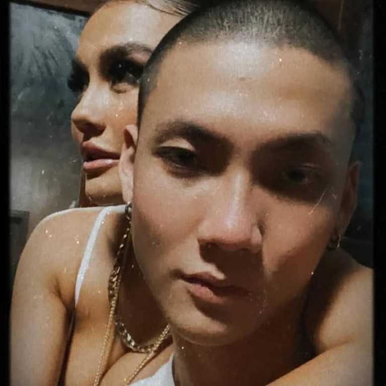 Momen Mesra Agnez Mo dengan seorang pria