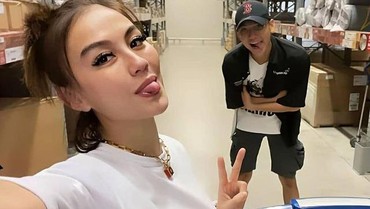 img-title Makin Mesra, Agnez Mo Asyik Nikmati Senja Bareng Adam Rosyadi
