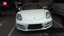 VIDEO: Polisi Sanksi Tilang Pengemudi Porsche Rp500 Ribu
