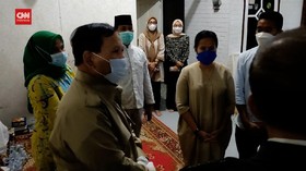 VIDEO: Menhan Prabowo Kunjungi Kediaman Awak KRI Nanggala
