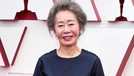 Youn Yuh Jung berhasil meraih piala Oscar 2021 dalam kategori Aktris Pendukung Terbaik dalam film Minari. Yuk kita lihat potret kemenangan Youn Yuh Jung!