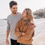 5 Pasang Zodiak Ini Paling Cepat untuk Jatuh Cinta Satu Sama Lain