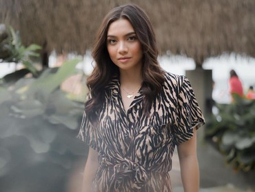 img-title Lihat Baju Numpuk di Lemari, Angela Gilsha: Gila Ini Dulu Duit Semua