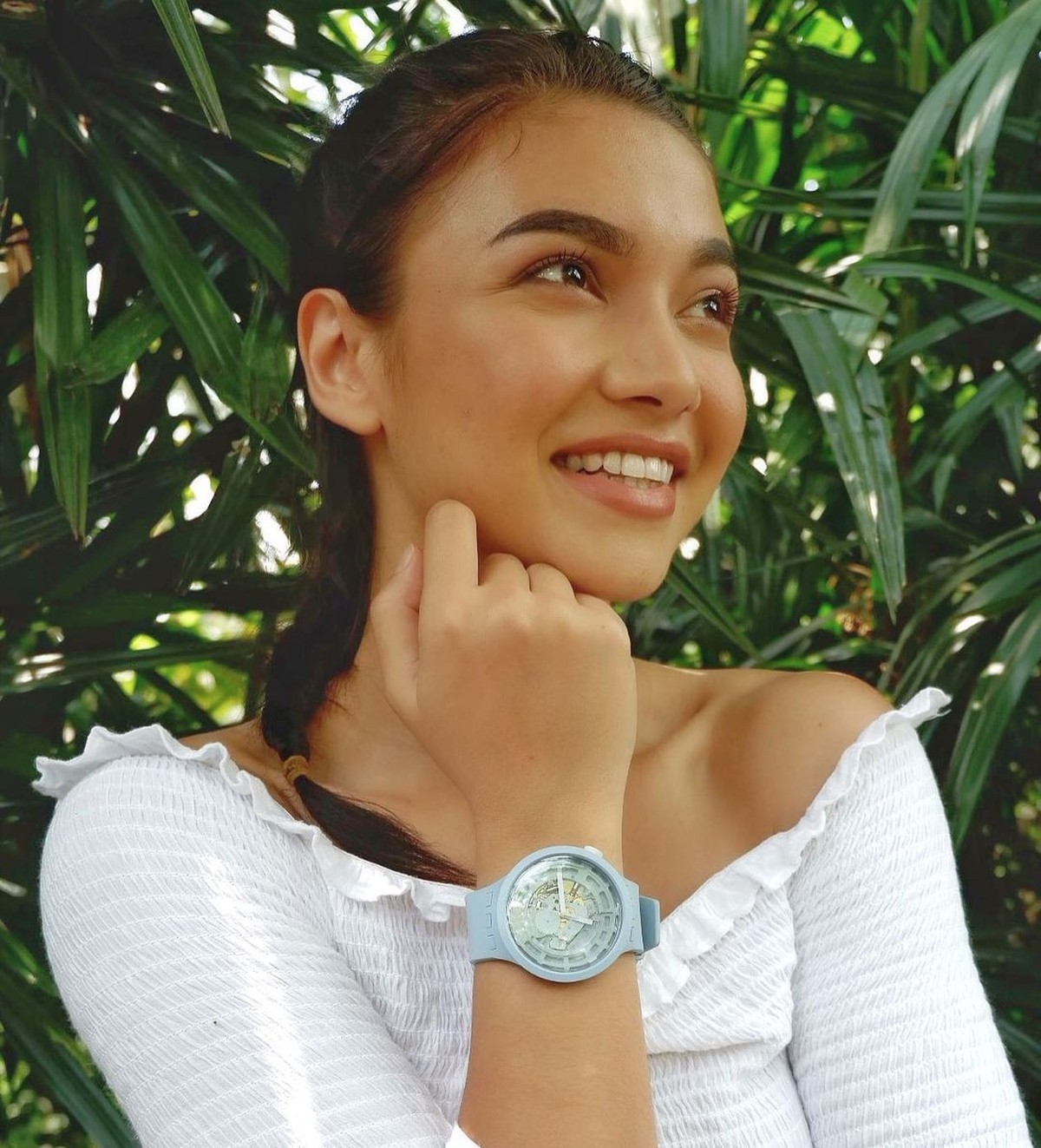 Angela Gilsha baru-baru ini mengakui kalau ia tak mempercayai agama&period; Yuk kita intip potret si cantik ini&excl;