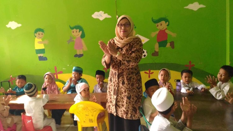 Ibu Romlah, Pendiri PAUD At-Tholibin