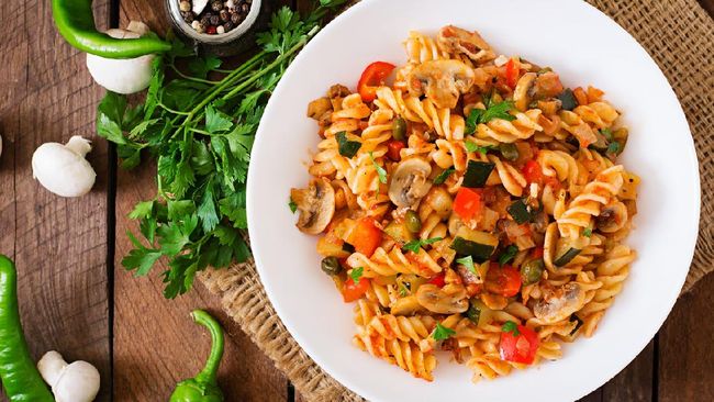 Dari sekian banyak jenis pasta, kali ini Anda bisa membuat resep praktis berbuka fusilli tuna jamur bercita rasa gurih asin sedikit pedas, dan pastinya lezat.