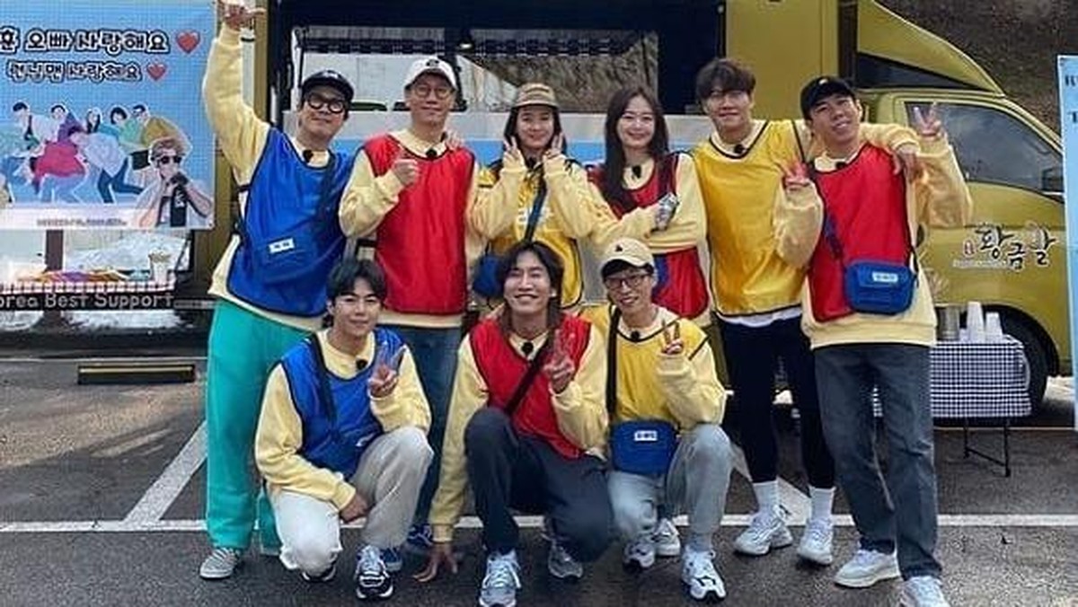 Lee Kwang Soo dinyatakan mundur dari program Running Man&period; Yuk kita lihat lagi kekompakan Lee Kwang Soo dengan member lainnya sebelum memutuskan mundur&excl;