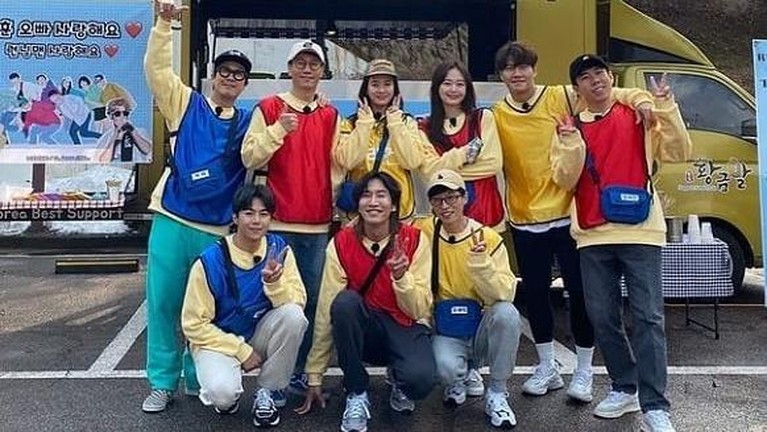 Kekompakan Lee Kwang Soo dengan Member Running Man Lee Kwang Soo dinyatakan mundur dari program Running Man. Yuk kita lihat lagi kekompakan Lee Kwang Soo dengan member lainnya sebelum memutuskan mundur!