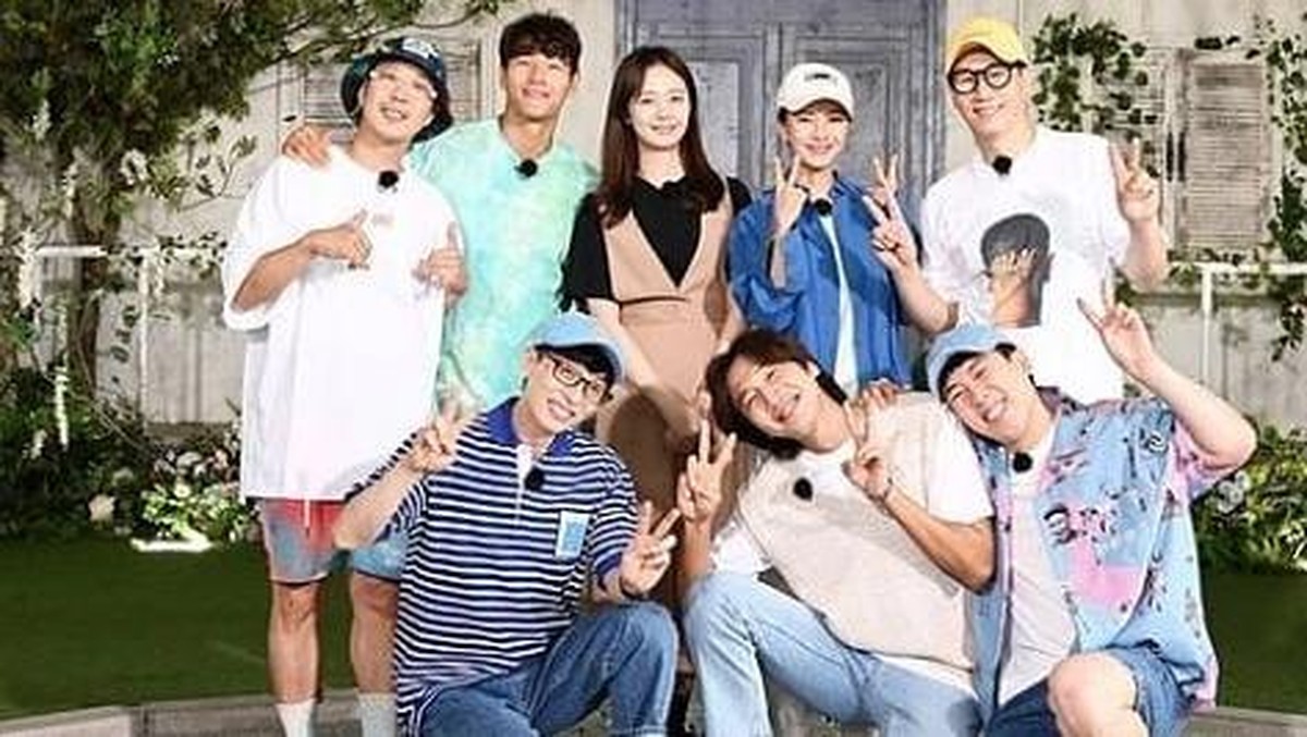 Lee Kwang Soo dinyatakan mundur dari program Running Man&period; Yuk kita lihat lagi kekompakan Lee Kwang Soo dengan member lainnya sebelum memutuskan mundur&excl;