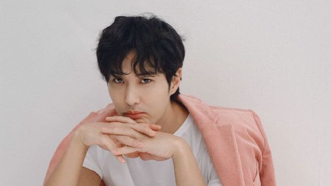 Stasiun TV JTBC mengumumkan Kim Ji-suk dan Jung So-min akan menjadi pemain untuk drama terbarunya berjudul Monthly House.