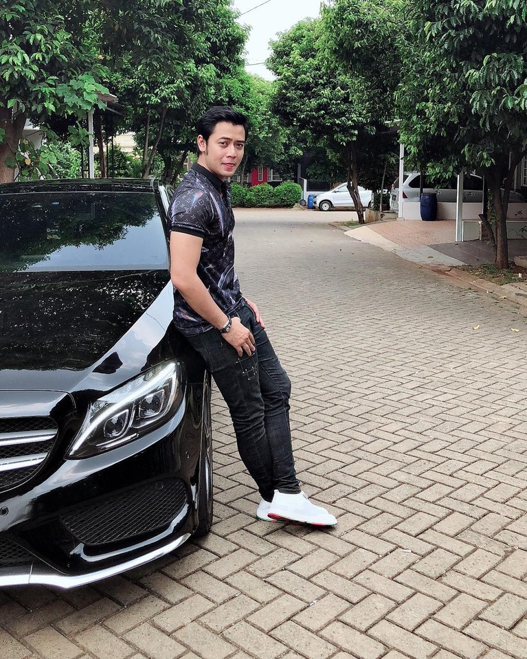 Kris Hatta Kris Hatta