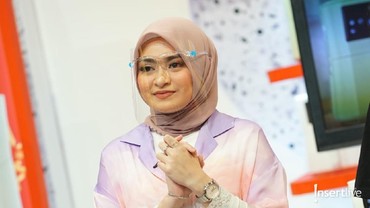 Tangis Nathalie Holscher Pecah Saat Berdoa dengan Ustaz Maulana