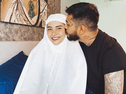 Romantis! Dukungan Onad Leonardo untuk Istri yang Puasa Meski Beda Agama