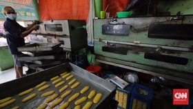 FOTO: Geliat Industri Kue Kering Lebaran di Tengah Pandemi
