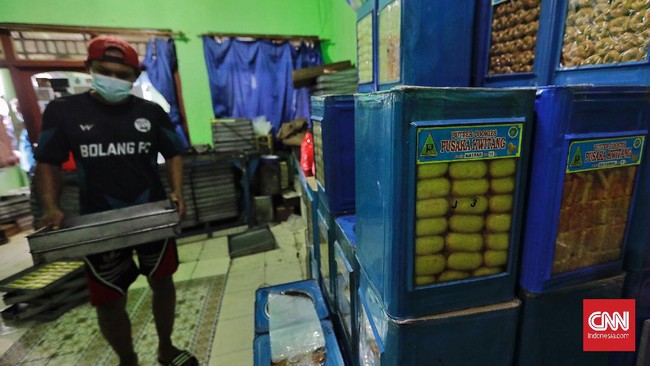 FOTO: Geliat Industri Kue Kering Lebaran di Tengah Pandemi